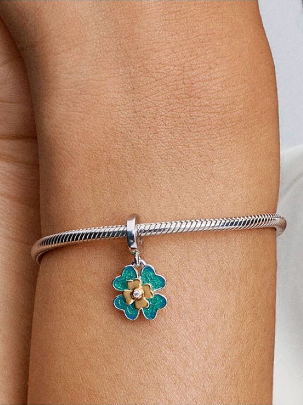 Pandora Charm Four Leaf Clover 2025 for Bracelet or Necklace